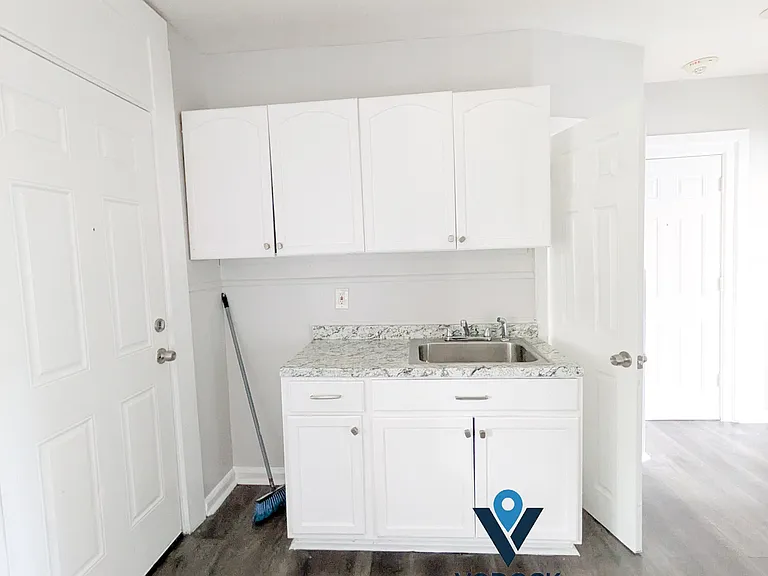 226 Lyman St #1-L — Photo 1