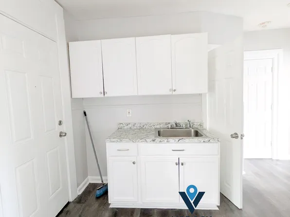 226 Lyman St #1-L, Holyoke, MA 01040