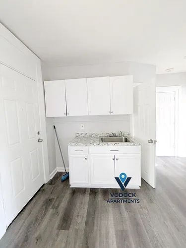 226 Lyman St #1-L Photo 1
