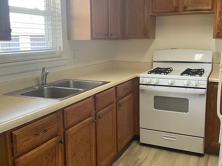 3003 Pennwood Rd — Photo 6