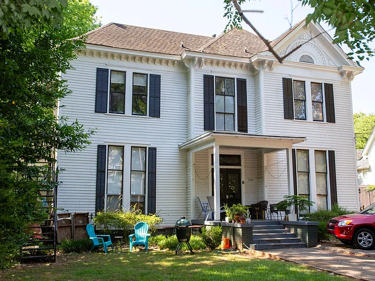 235 Hill St — Photo 6