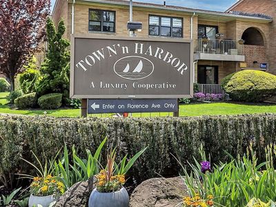 43 Hampton Pl #10A, Freeport, NY, 11520