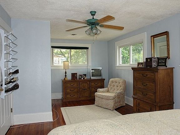 5th image of 2027 Sherwood Ave SW