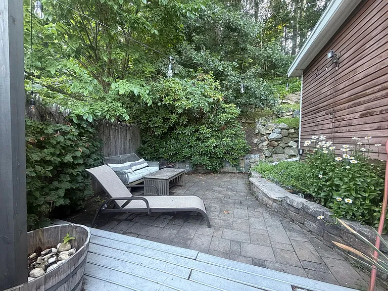 36 Cobbetts Pond Rd — Photo 3