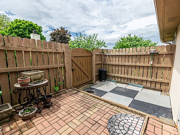 3rd image of 8362 Punto Alto Dr