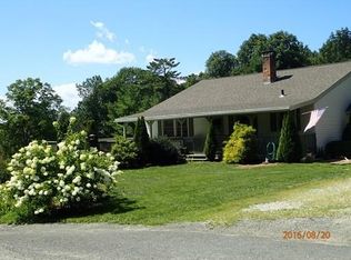 10 Sunset Ln, Montgomery, MA 01085