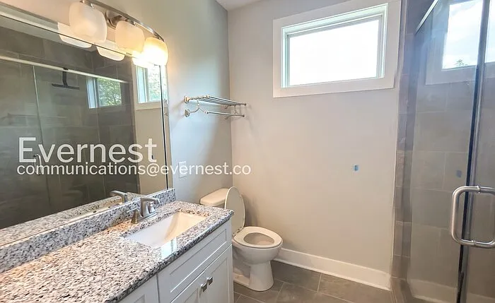 2115 Burns St — Photo 9