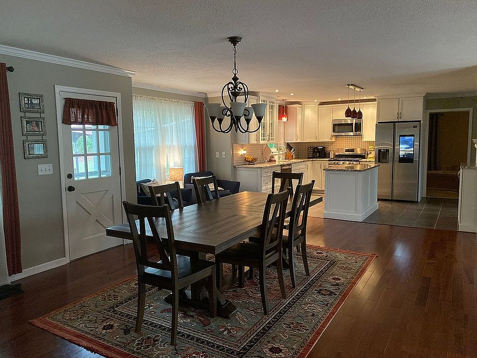 1st image of 3624 Glen Oaks Dr