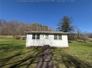 251 River Rd, Racine, WV 25165