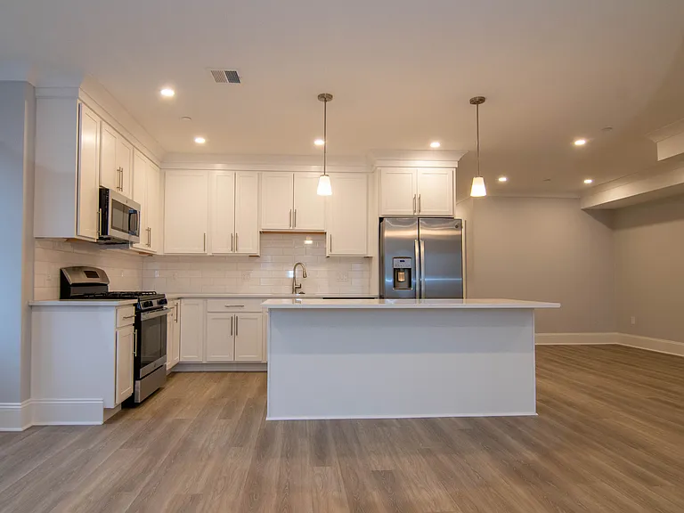 80 N Beacon St #6 — Photo 3