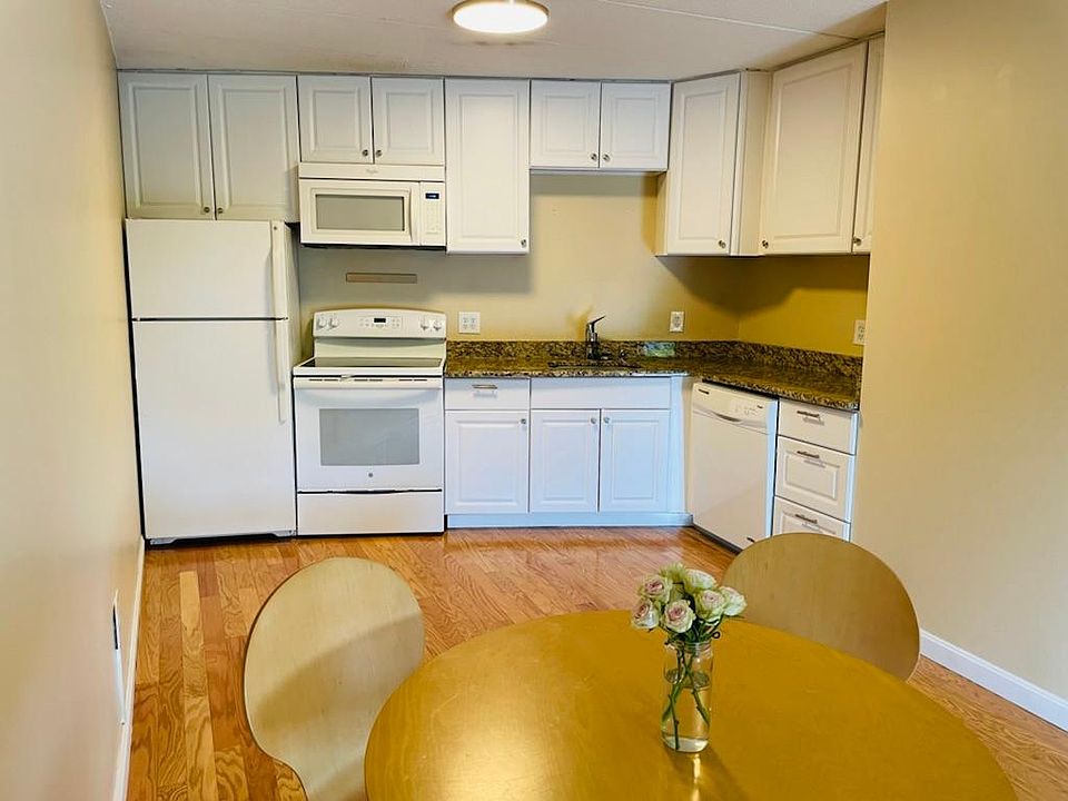 Crestview Condominiums 147 Turner Rd Holliston MA Zillow