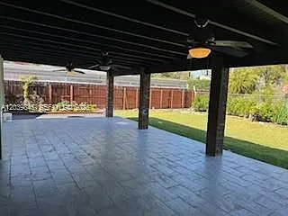 3 bed, 2.0 bath, 2371 sqft, $3,950 — Photo 4