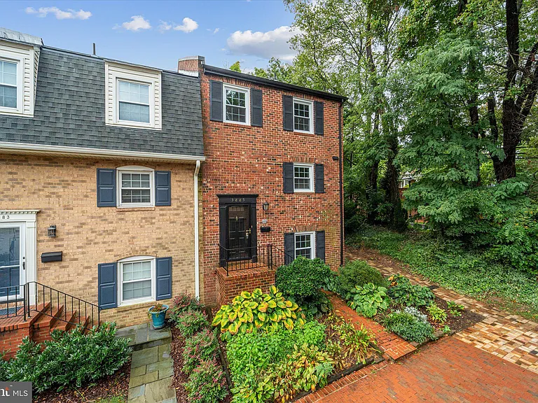 3885 Chain Bridge Rd — Photo 4