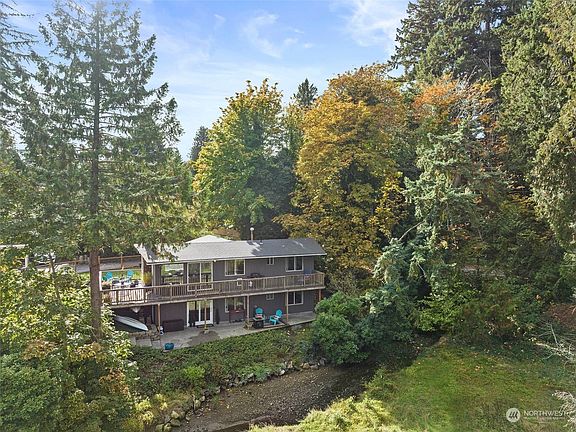 2nd image of 1500 Shorewood Drive