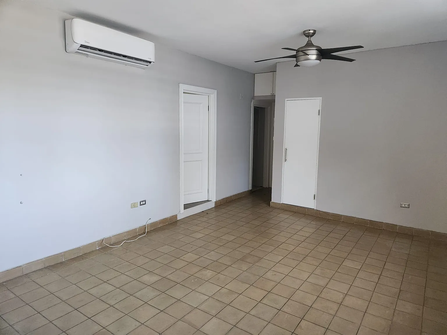 2 bed, $2,500 — Photo 2