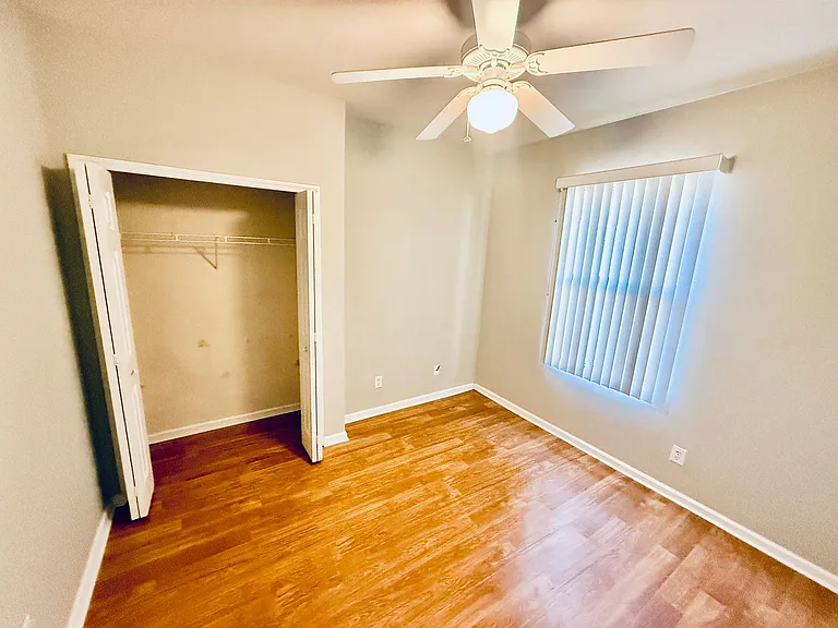 402 Breckenridge Cir SE — Photo 18
