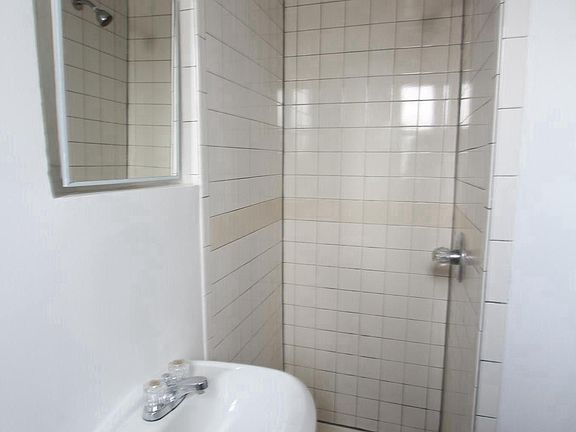 3rd image of 115 Southside Ave APT B1