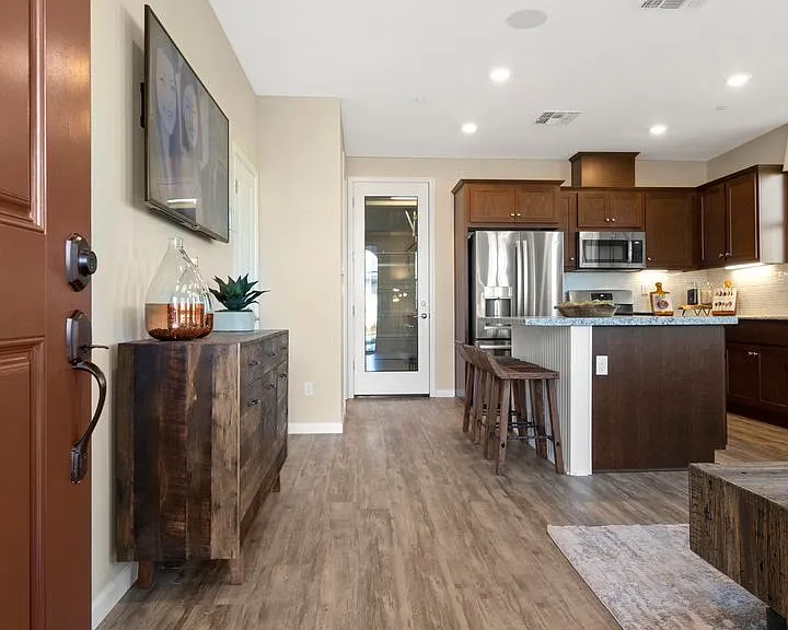 Spacious Townhomes in Provence at Natomas — Photo 15