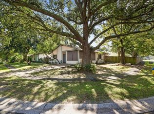 914 Park St, Seffner, FL 33584