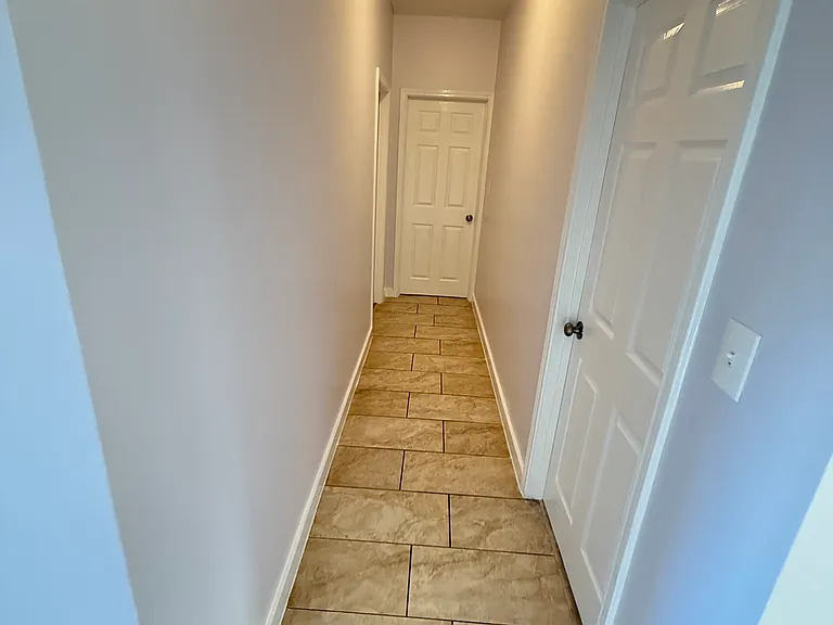 1911 E Maddox Ave #B — Photo 5
