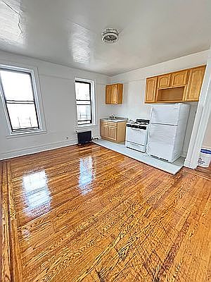3rd image of 90-50 179th Pl #D5
