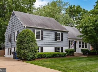 8425 Fort Hunt Rd, Alexandria, VA 22308