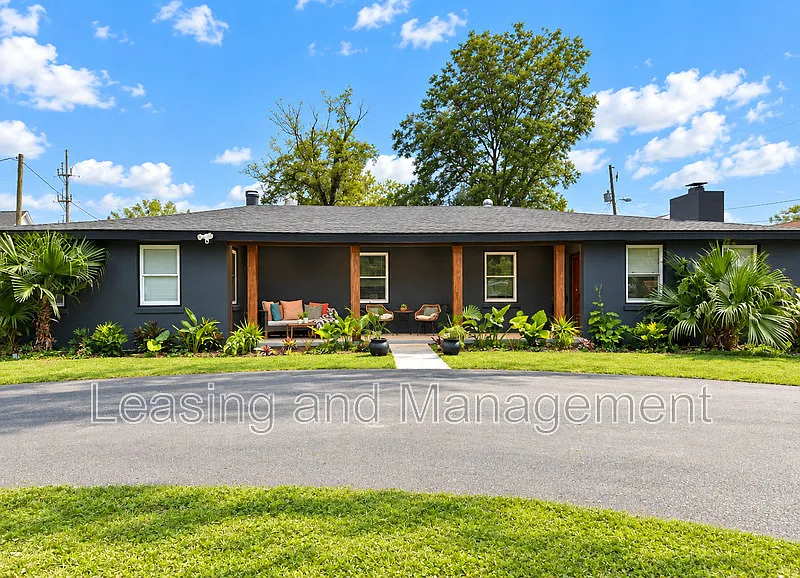 823 Jordan St
