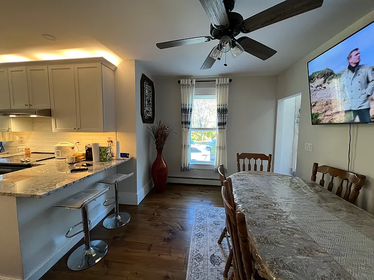 7 Bond St — Photo 15