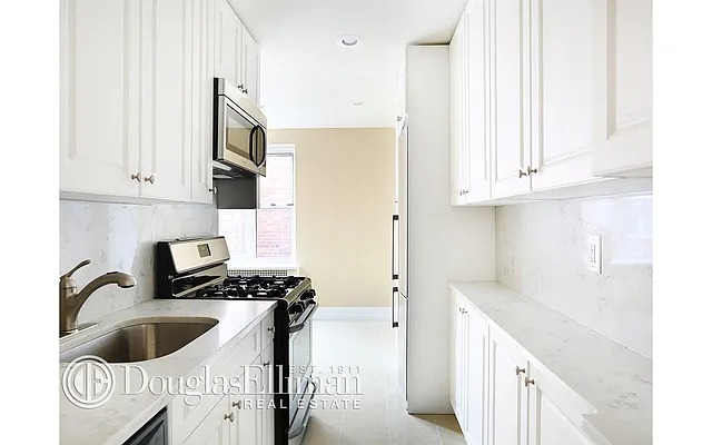 Sold by Douglas Elliman | media 14