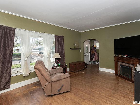 5th image of 2615 15th Ave