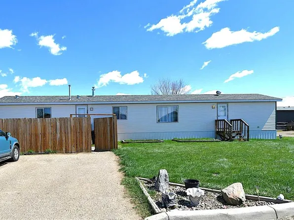 24 Maple Dr W, Brooks, AB T1R 1H8
