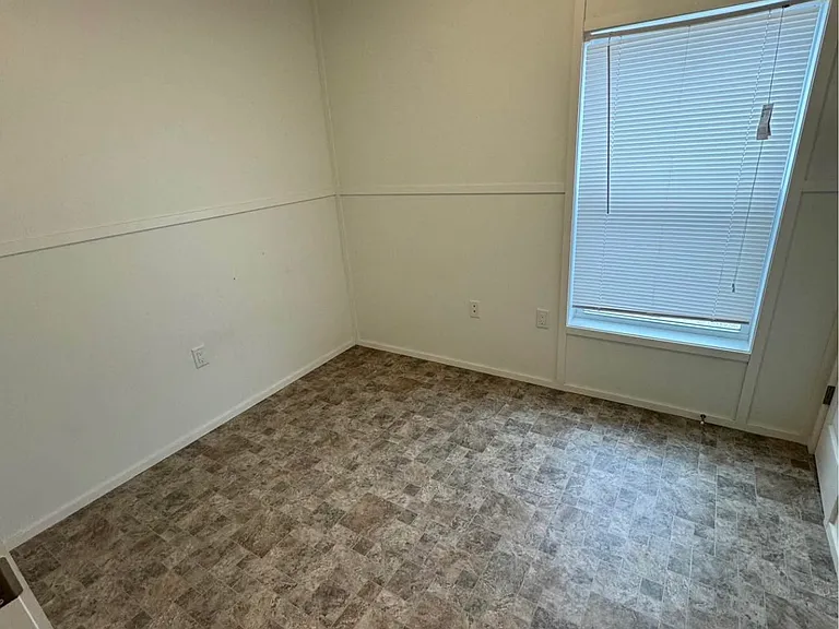 146 Dolphin Hbr N — Photo 19