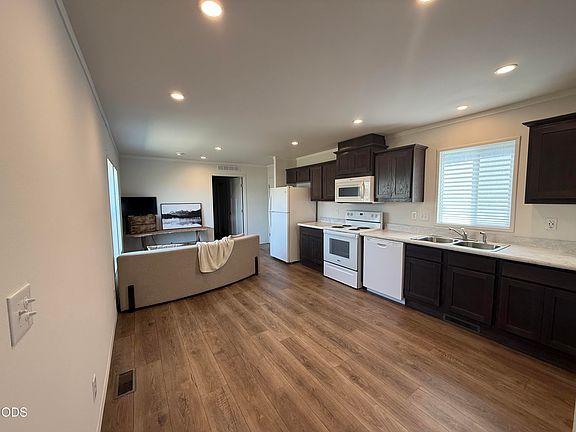 4th image of 460 Arnos St #87