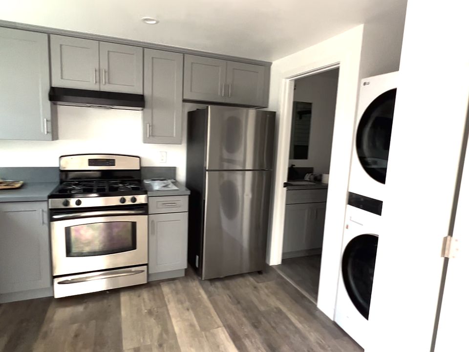 2nd image of 7741 Wentworth St