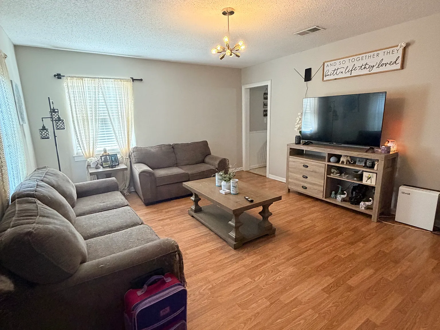 2092 Heckle St — Photo 2