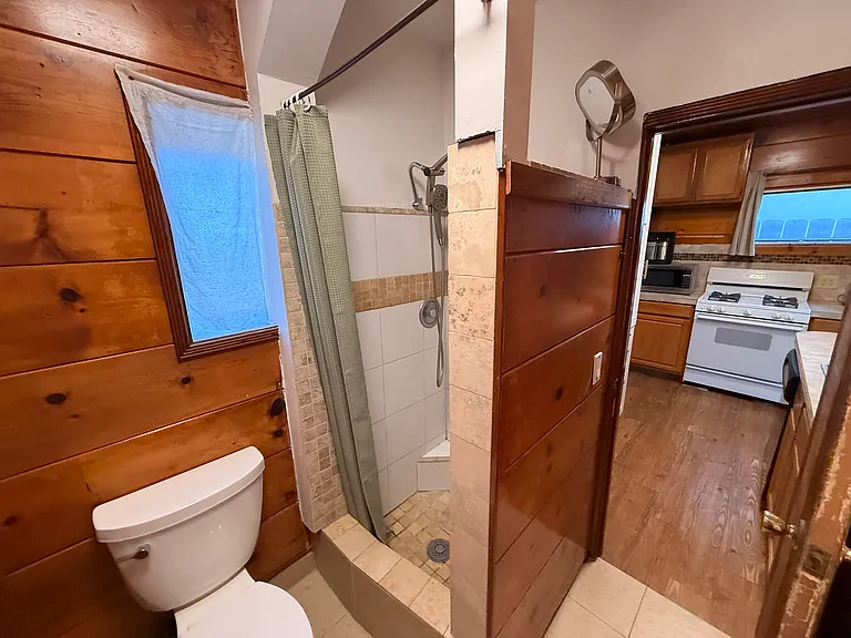 814 1/2 Liverpool Ct — Photo 18