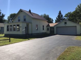 425 Luzerne Rd, Queensbury, NY 12804
