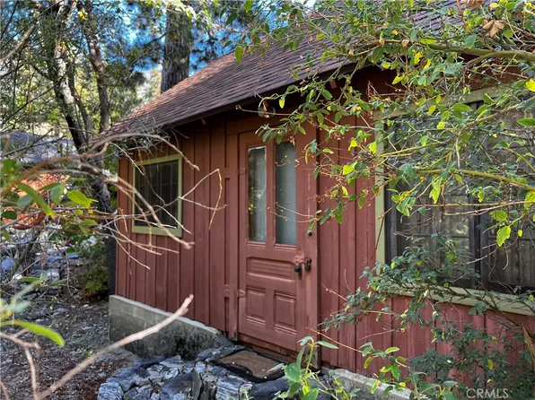 9217 Wood Rd, Forest Falls, CA 92339