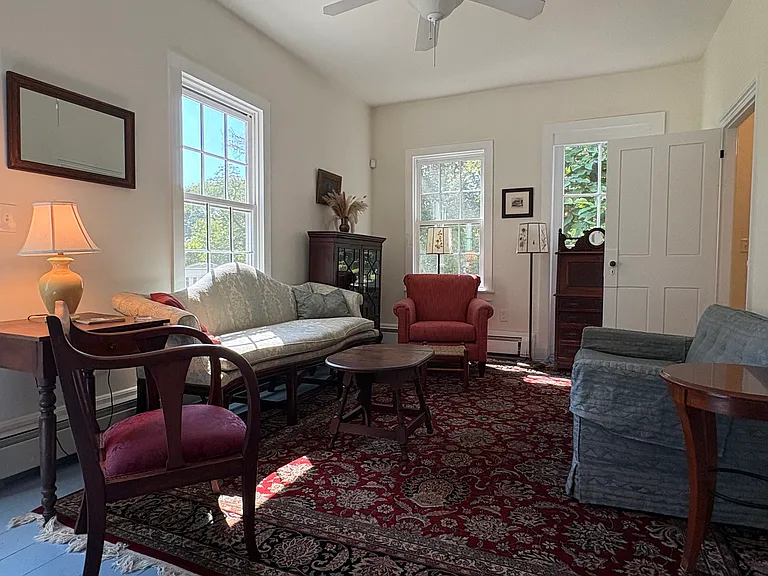528 Third Beach Rd — Photo 4