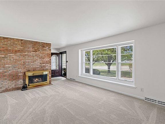 5th image of 7629 Mission Rd