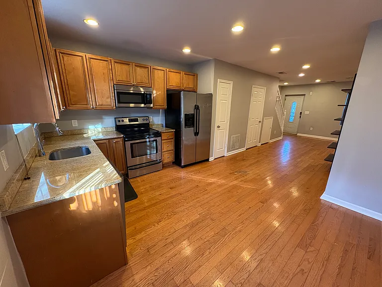 756 18th St NE — Photo 35