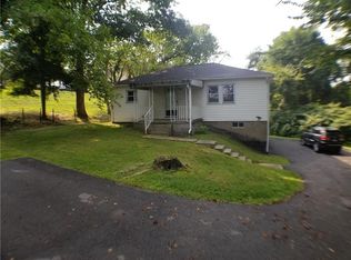 1029 Brodhead Rd, Coraopolis, PA 15108