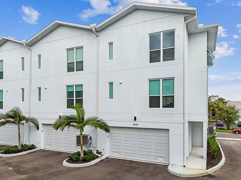 3826 Pompano Dr SE — Photo 91