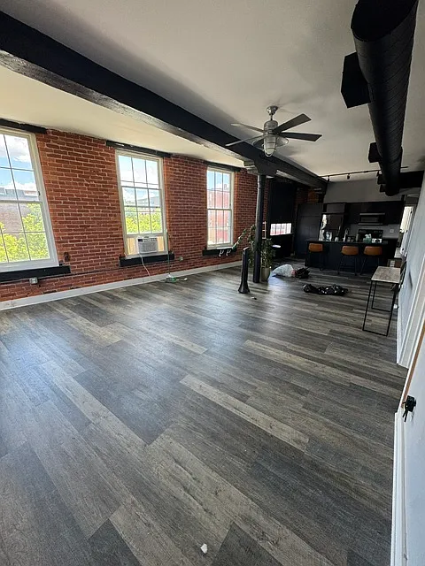 3 bed, 1800 sqft, $1,900 — Photo 2