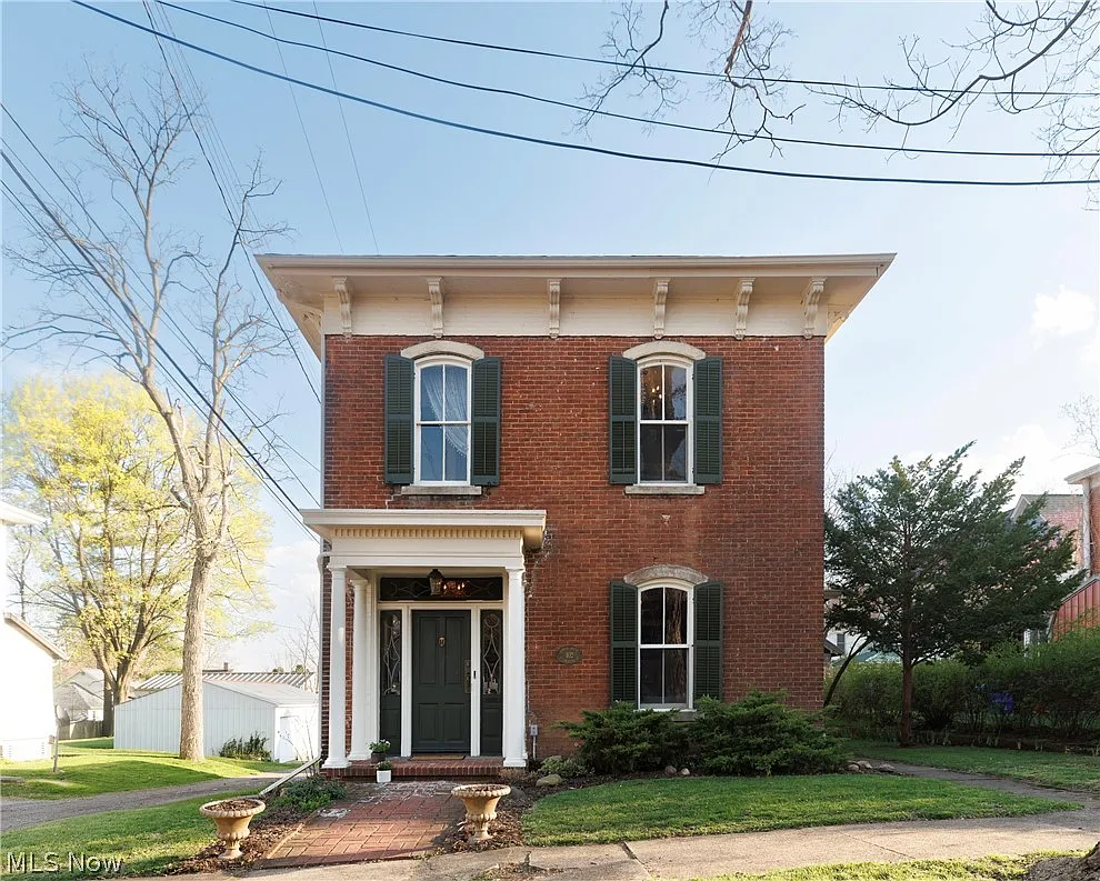 102 E Lamartine St photo 1