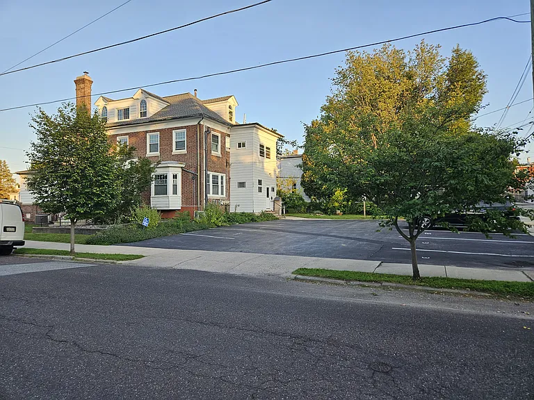500 Gay St #2A — Photo 9