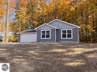 2143 Remington Dr, Kingsley, MI 49649