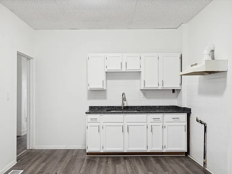 2702 S Spaulding Ave #2 — Photo 6