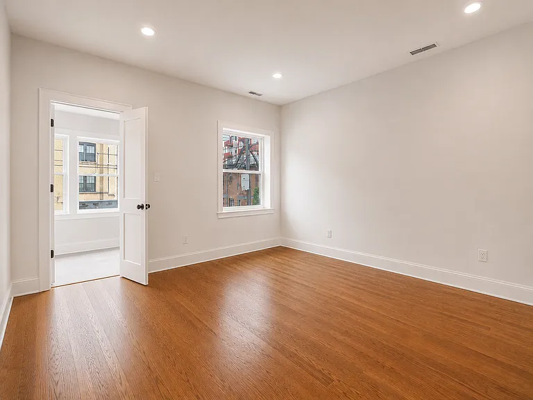6914 N Sheridan Rd #2 — Photo 10