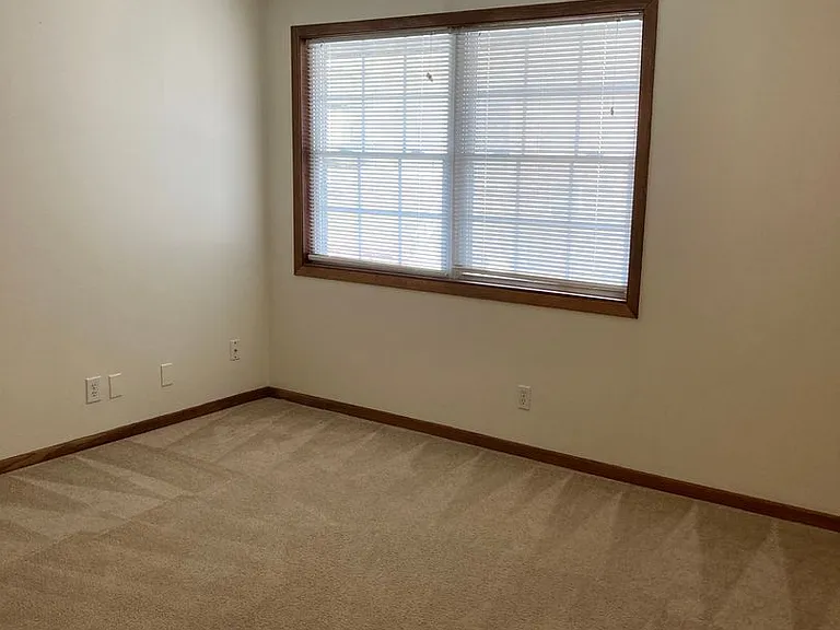 Pleasant Court Apartments — Photo 20